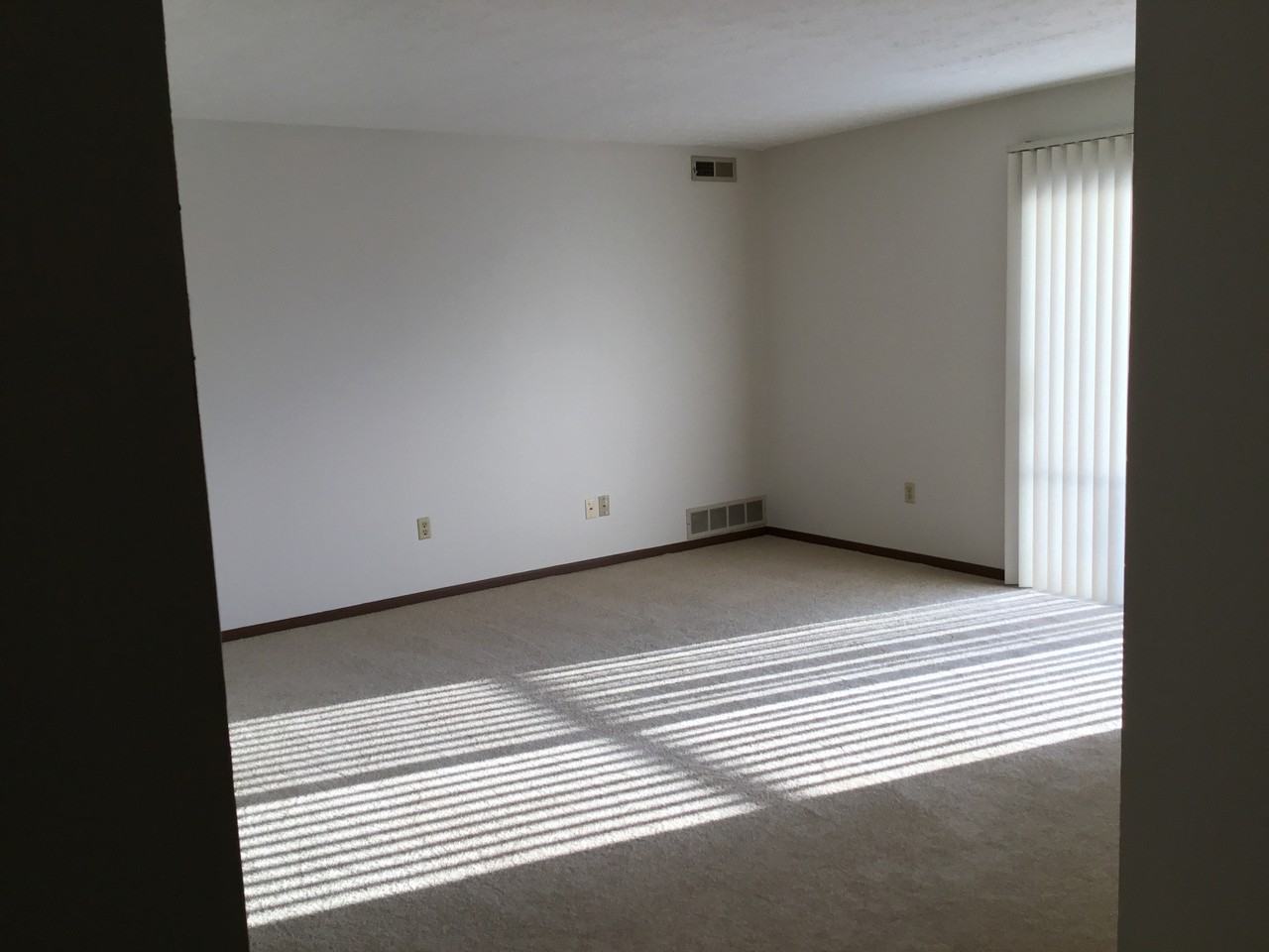 1685 Hampton Knoll Dr - Photo 3 of 5