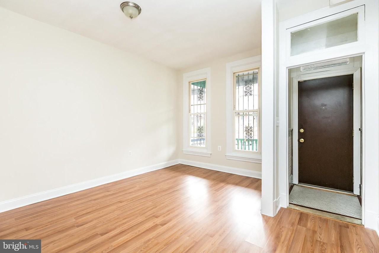 3133 Abell Ave - Photo 3 of 34