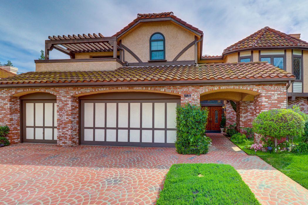 5811 St Laurent Dr - Photo 2 of 31