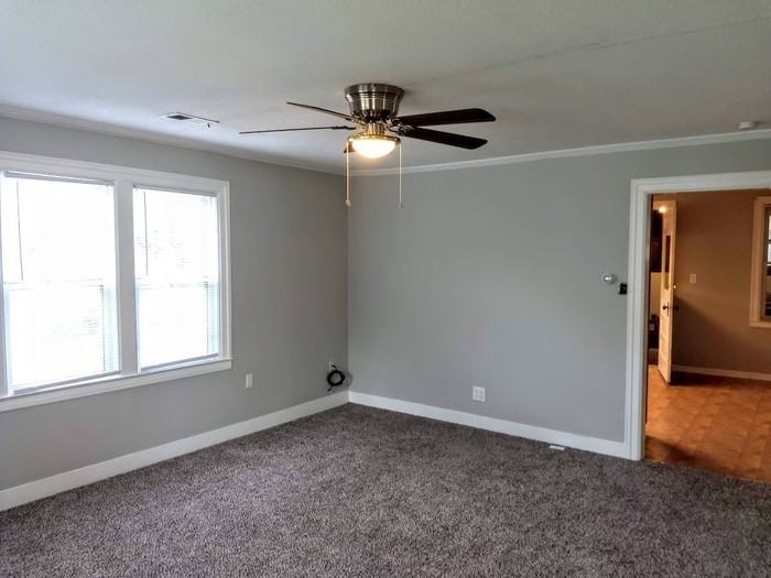 120 S Pine St - Photo 3 of 13