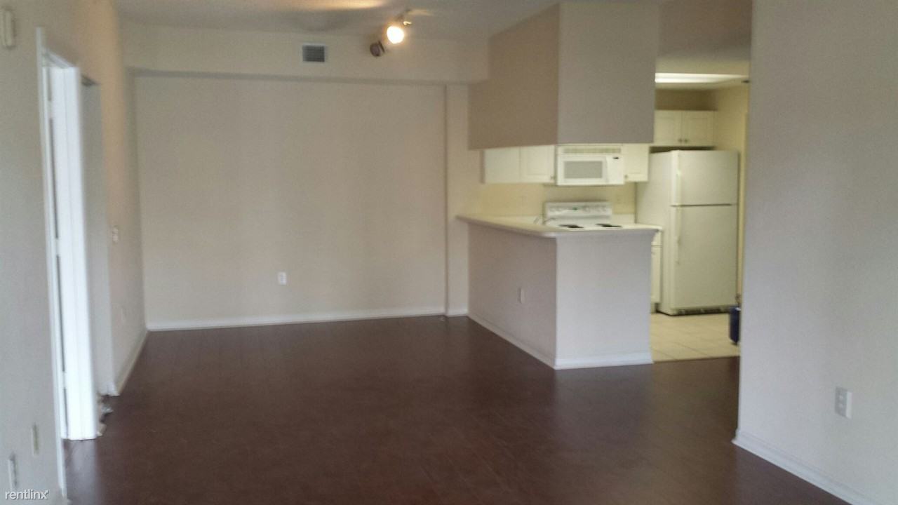 2810 Grande Pkwy - Photo 2 of 7