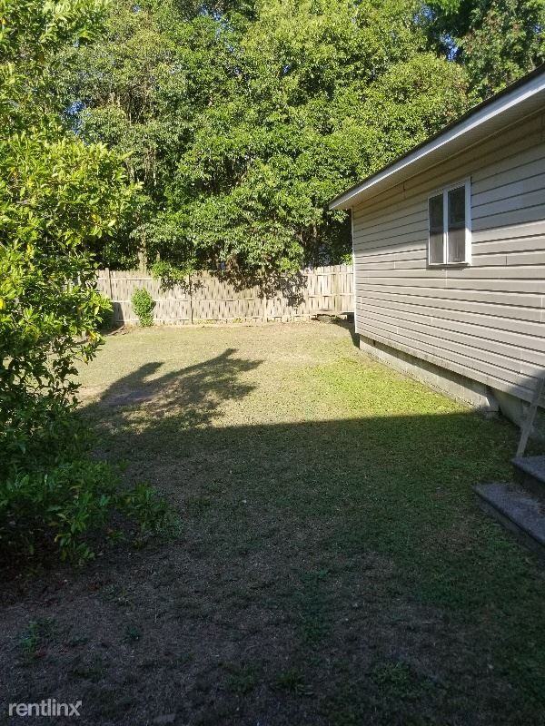 620 Jackson St - Photo 2 of 14