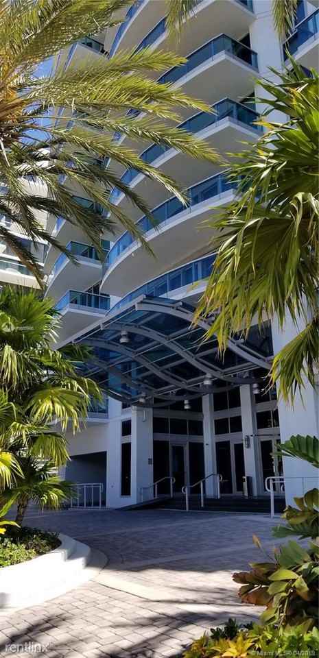 9401Collins Ave - Photo 3 of 32