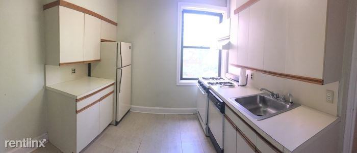 Spacious 1 Bedroom Apartment - H/HW - Laundry - Garage Parking - Larchmont - Photo 2 of 5