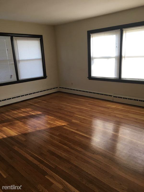 38B Arnold Ave - Photo 3 of 11