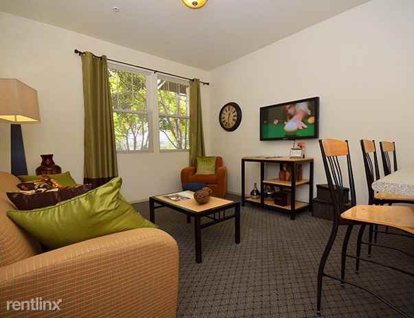 28700 Arroyo Dr - Photo 2 of 5