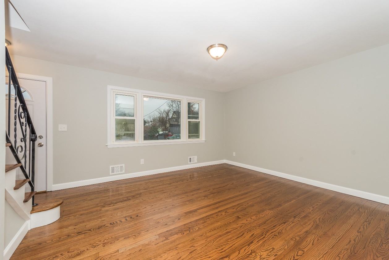 1212 W Camplain Rd - Photo 2 of 16
