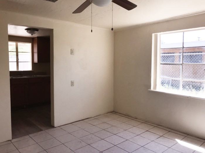 2526 N Columbus Blvd #1 - Photo 2 of 9