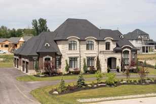 156 Northern Pnes Blvd  
