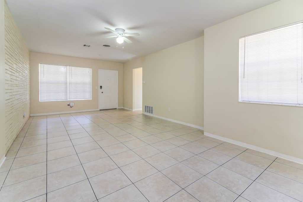 6420 SW 20th Ct - Photo 2 of 11