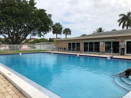 4712 NW 58th Terrace - Photo 2 of 8