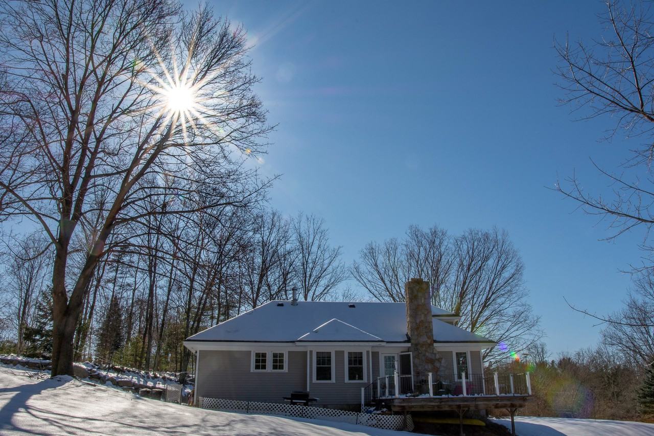 477 Londonderry Turnpike - Photo 2 of 15