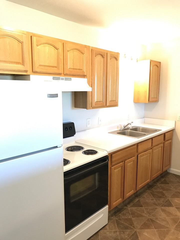 373 Thomas Rd - Photo 2 of 7