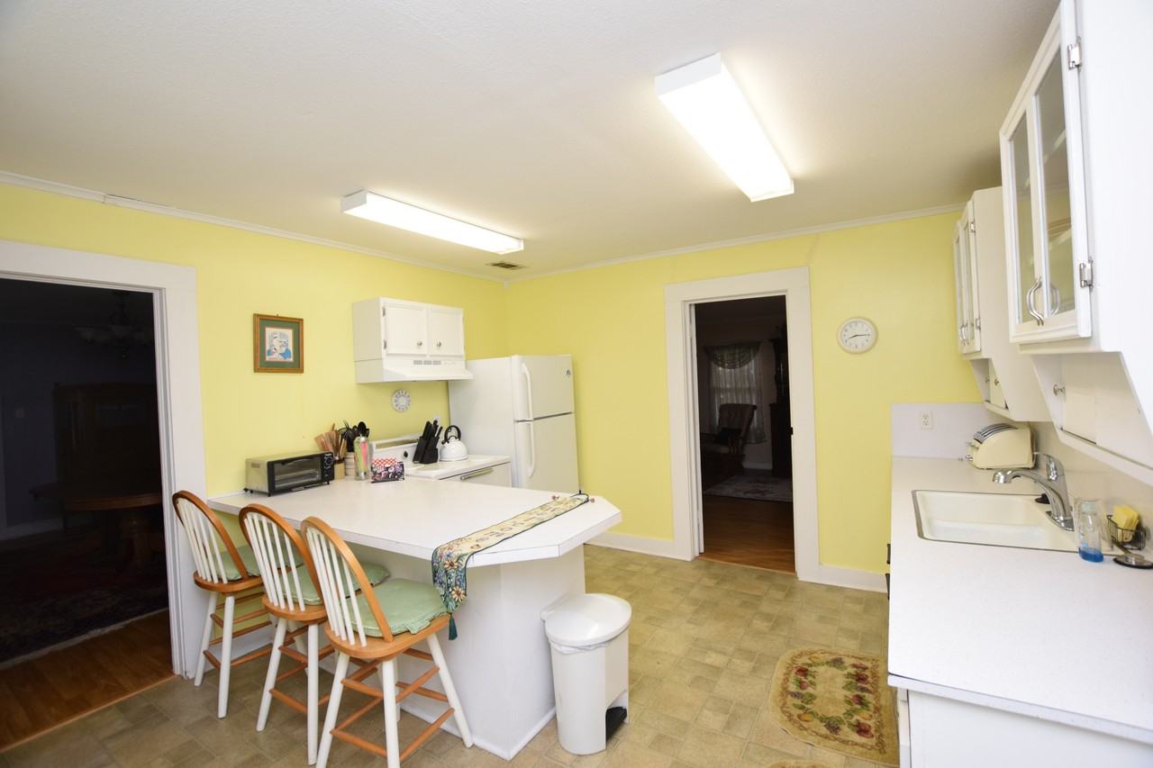 3819 River Rd - Photo 3 of 18