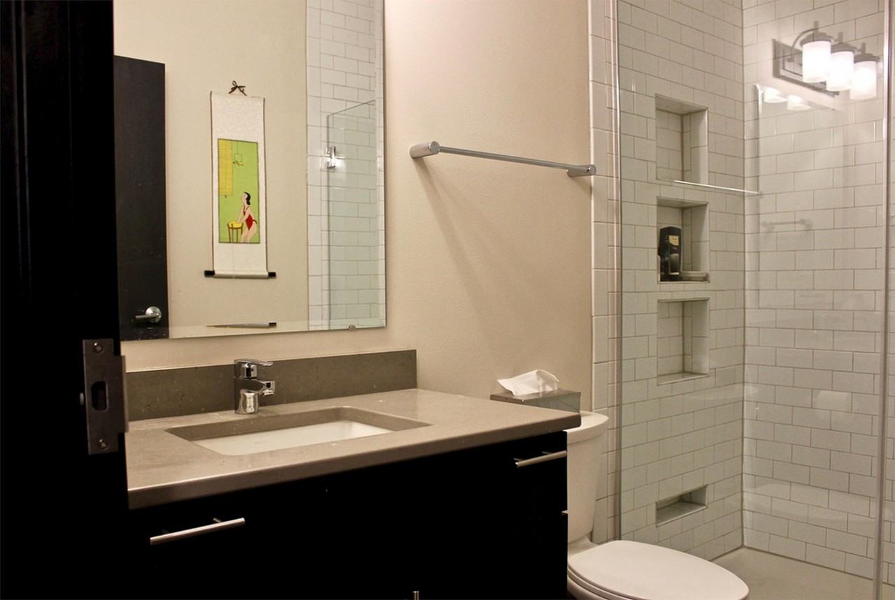 325 North Broadway - Photo 2 of 8