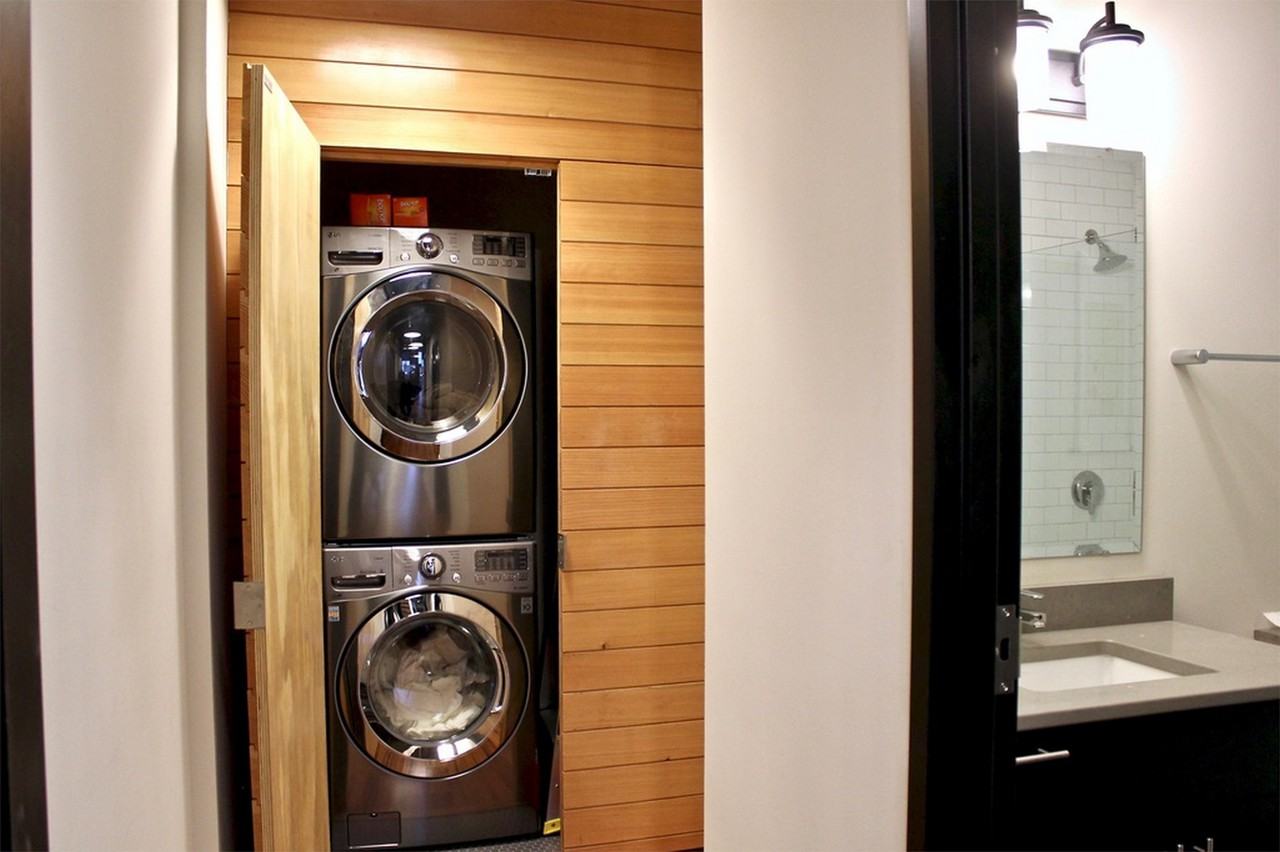 325 North Broadway - Photo 3 of 8