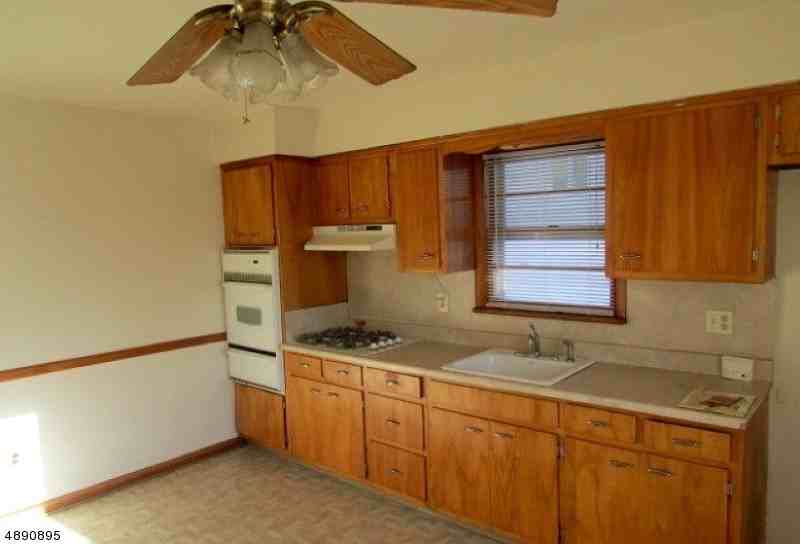 114 Sherman Ave - Photo 2 of 5