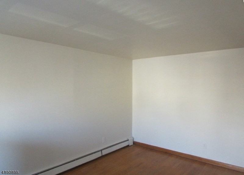 114 Sherman Ave - Photo 3 of 5
