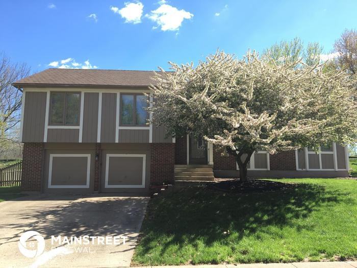 3715 NE Beechwood Dr - Photo 2 of 19