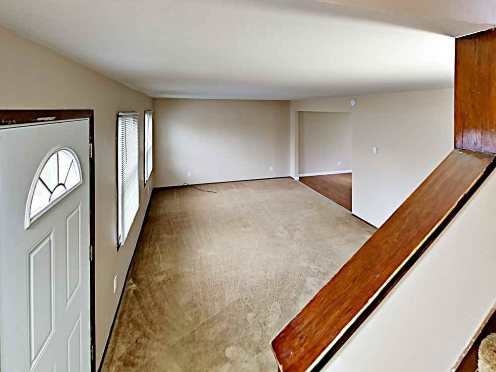 511 S Main St - Photo 2 of 19