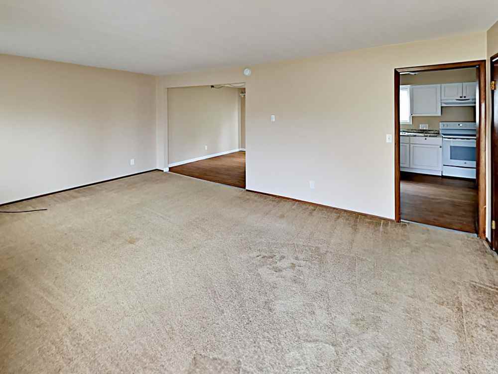 511 S Main St - Photo 3 of 19