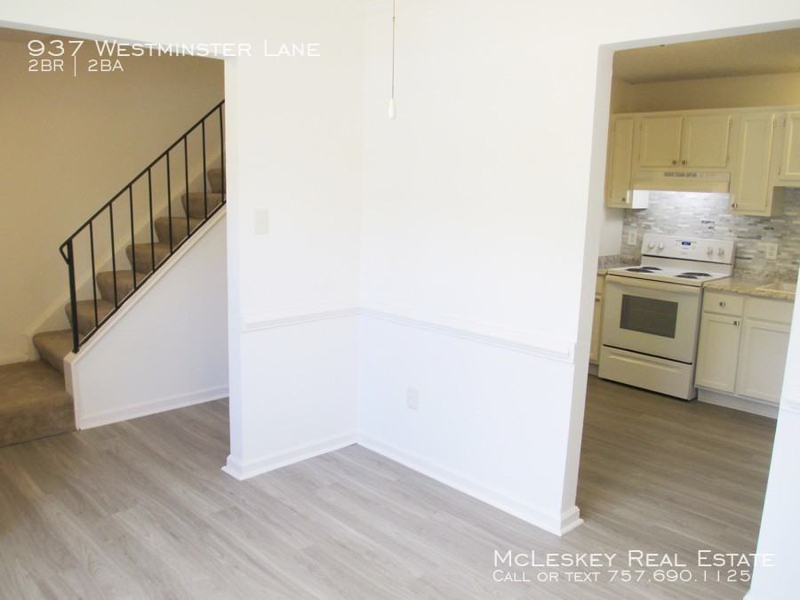 937 Westminster Ln - Photo 3 of 26