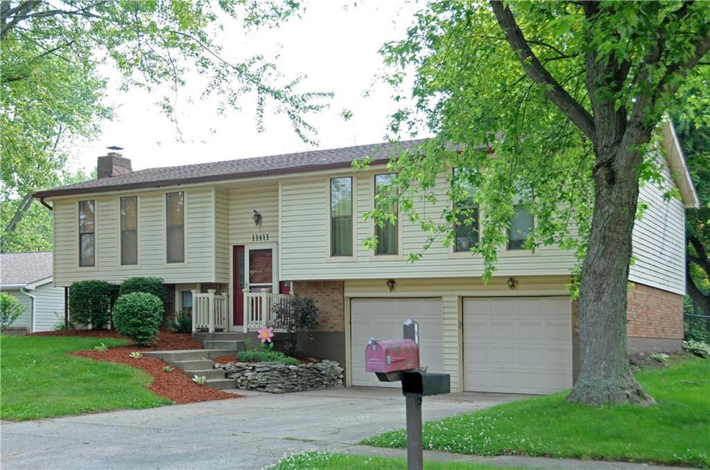 11411 Timberlake Ln - Photo 2 of 24