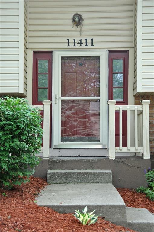 11411 Timberlake Ln - Photo 3 of 24