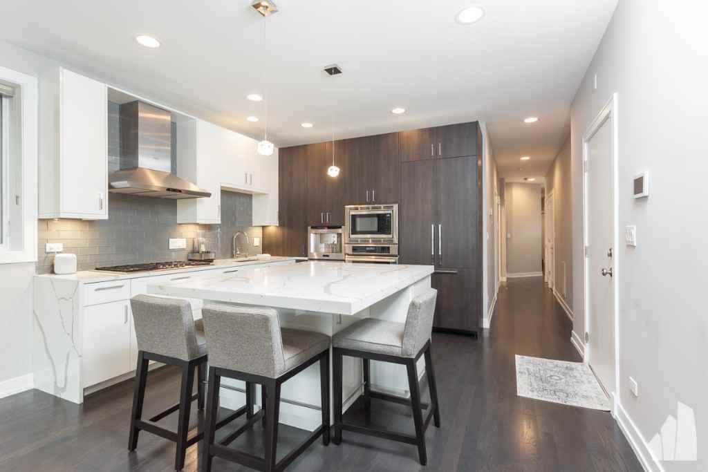 942 West Montana Street #2 - Photo 3 of 20