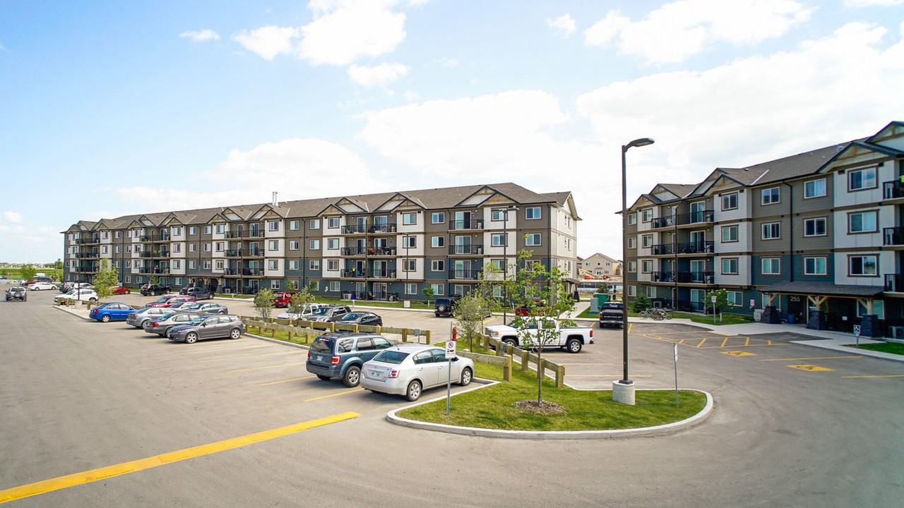 225 North Town Road - Photo 2 of 9