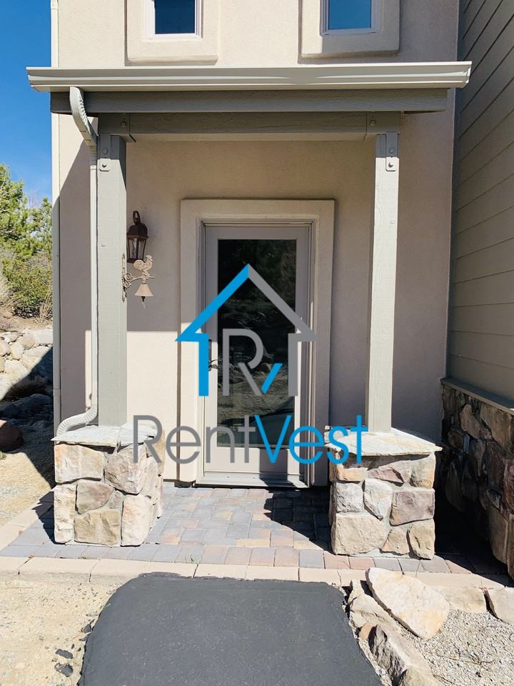 16040 N Timberline Dr #B - Photo 2 of 11