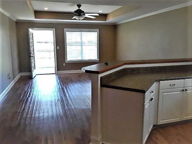 28 Whitestone Ct - Photo 2 of 16