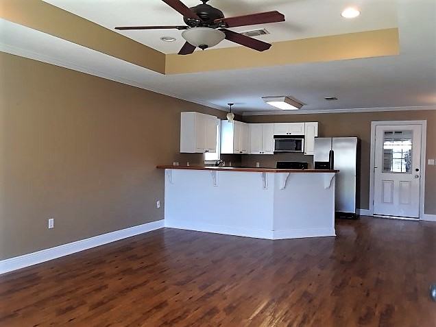 28 Whitestone Ct - Photo 3 of 16