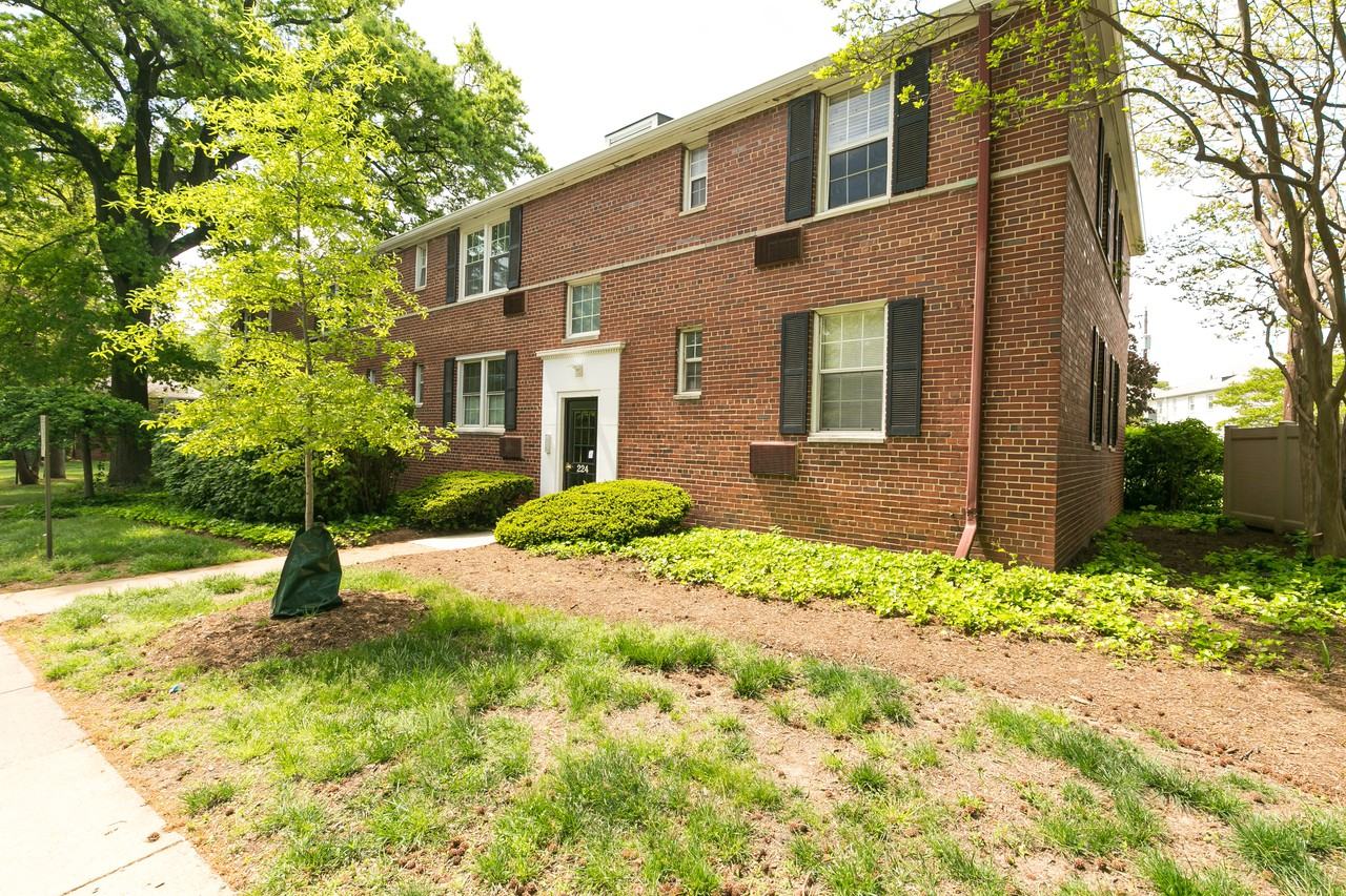 224 N George Mason Dr #4 - Photo 2 of 16