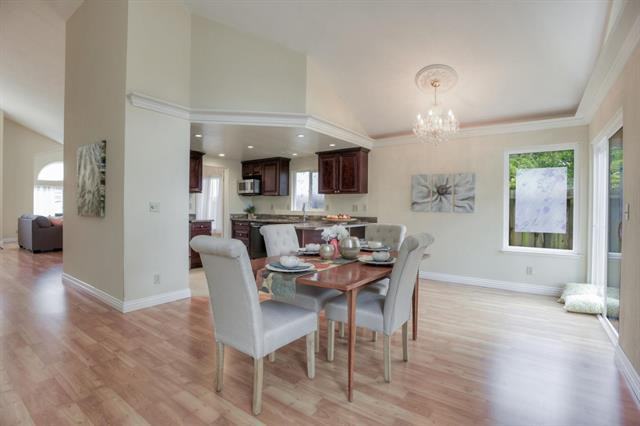 2035 Sea Cliff Way - Photo 2 of 5