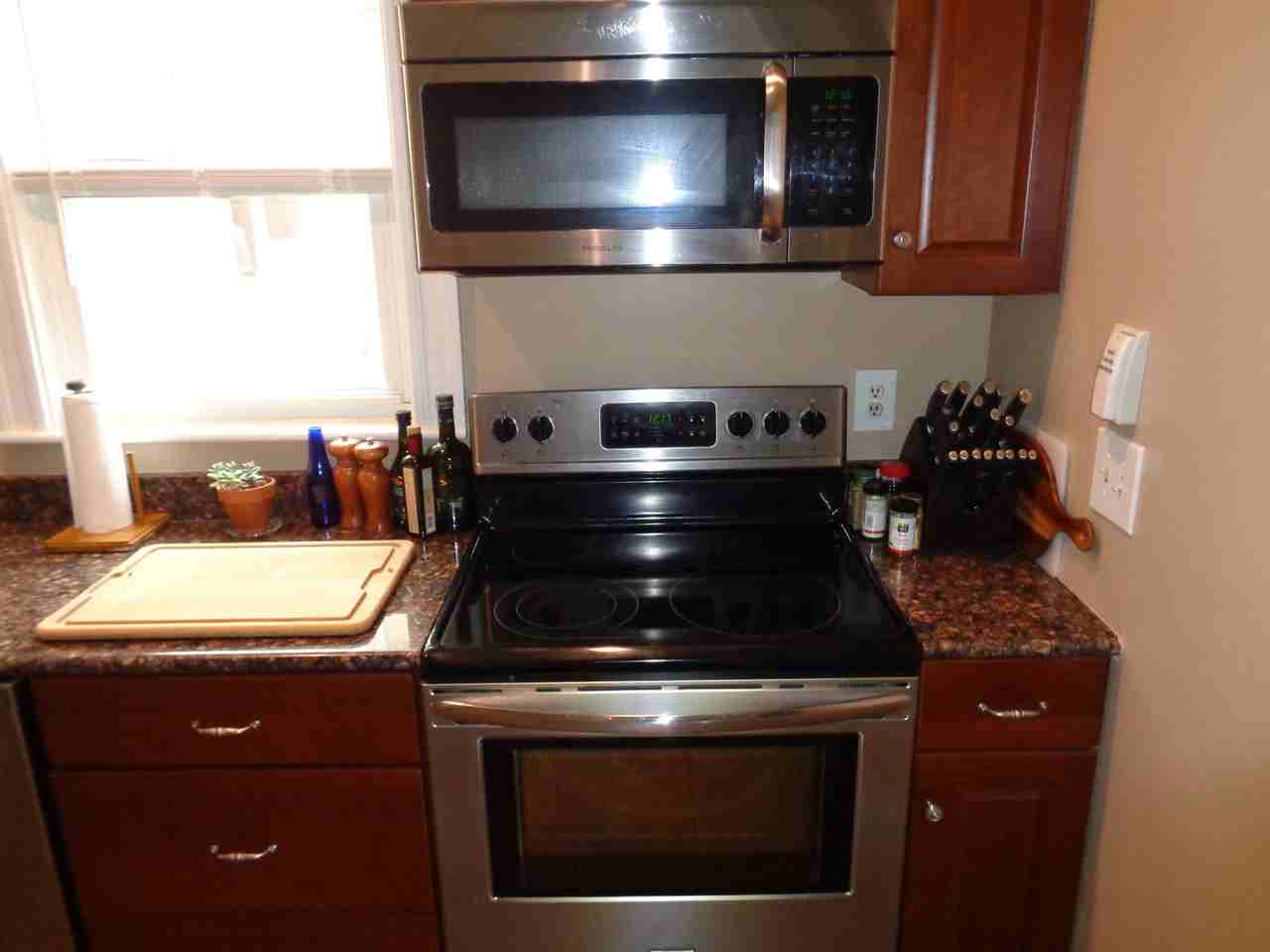 45 Lakehill Ave 1 - Photo 2 of 30