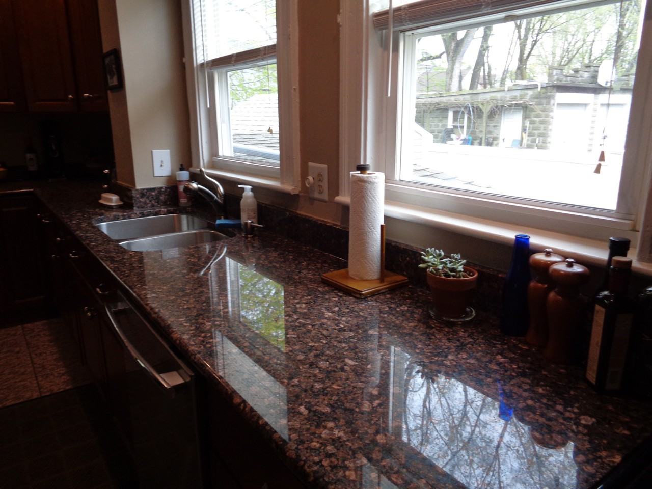 45 Lakehill Ave 1 - Photo 3 of 30