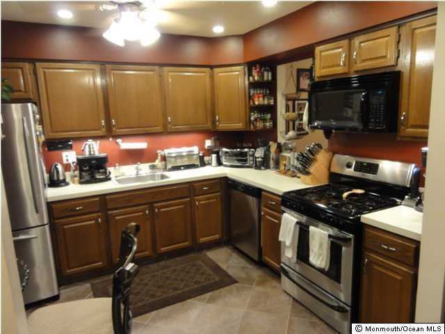 45 Liverpool Ct - Photo 2 of 12