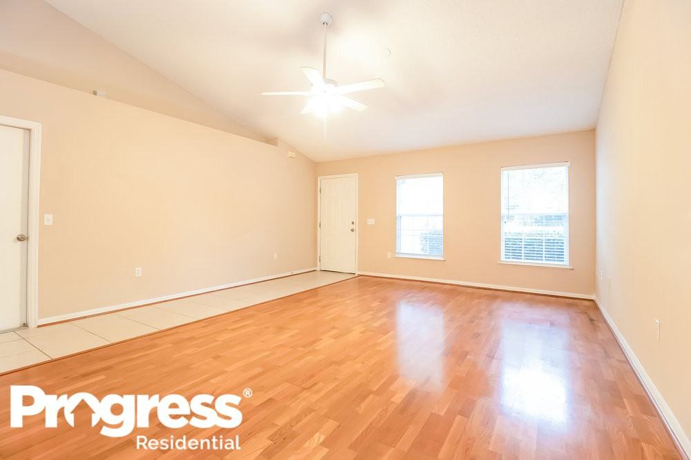 1110 Chateau Cir - Photo 3 of 16