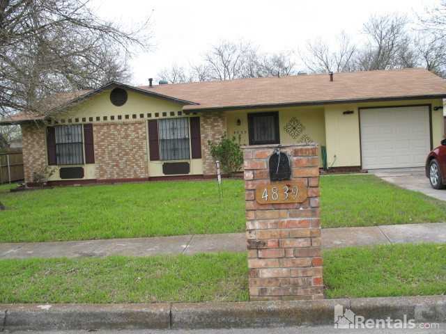 4839 Castle Stream Dr - Photo 2 of 17