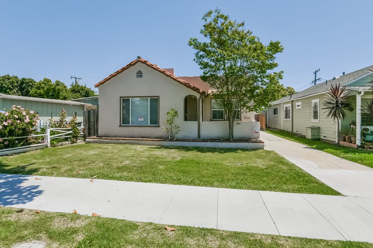 5916 California Ave - Photo 2 of 21