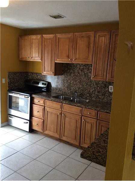 5608 Fletcher St - Photo 3 of 9