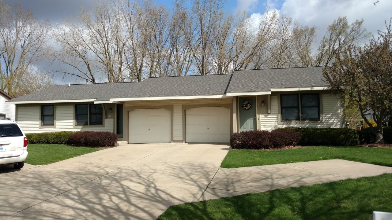 2701 Woodmeadow Dr Se - Photo 2 of 18