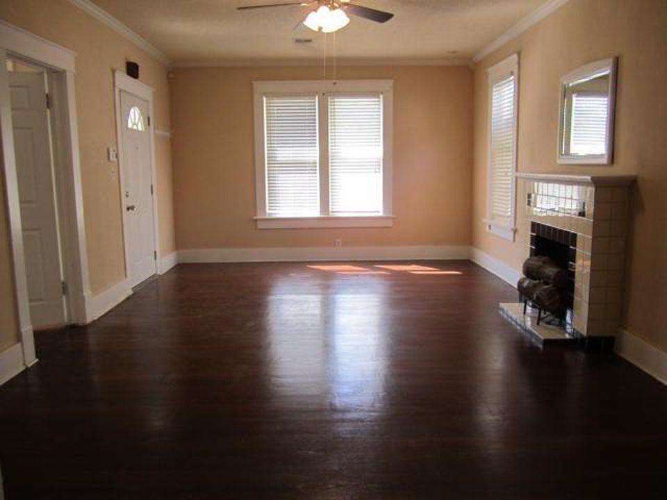 1217 NW 31st St - Photo 2 of 9