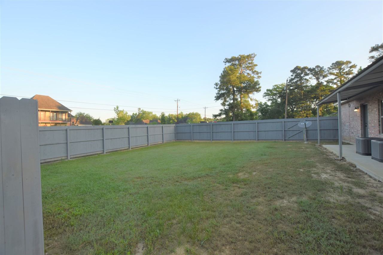 1579 Evonne Dr - Photo 3 of 15