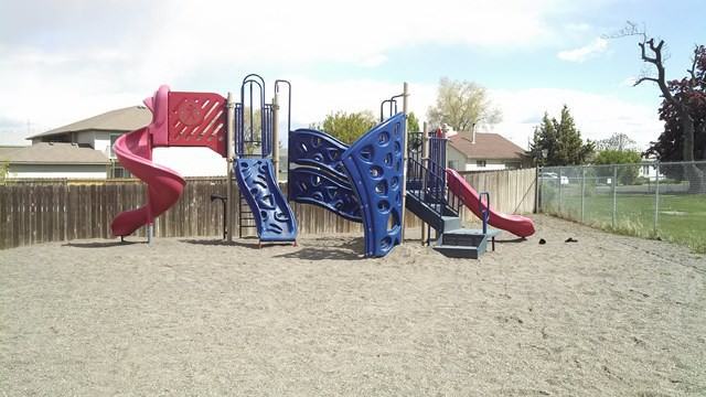 334 Madrona St - Photo 3 of 21