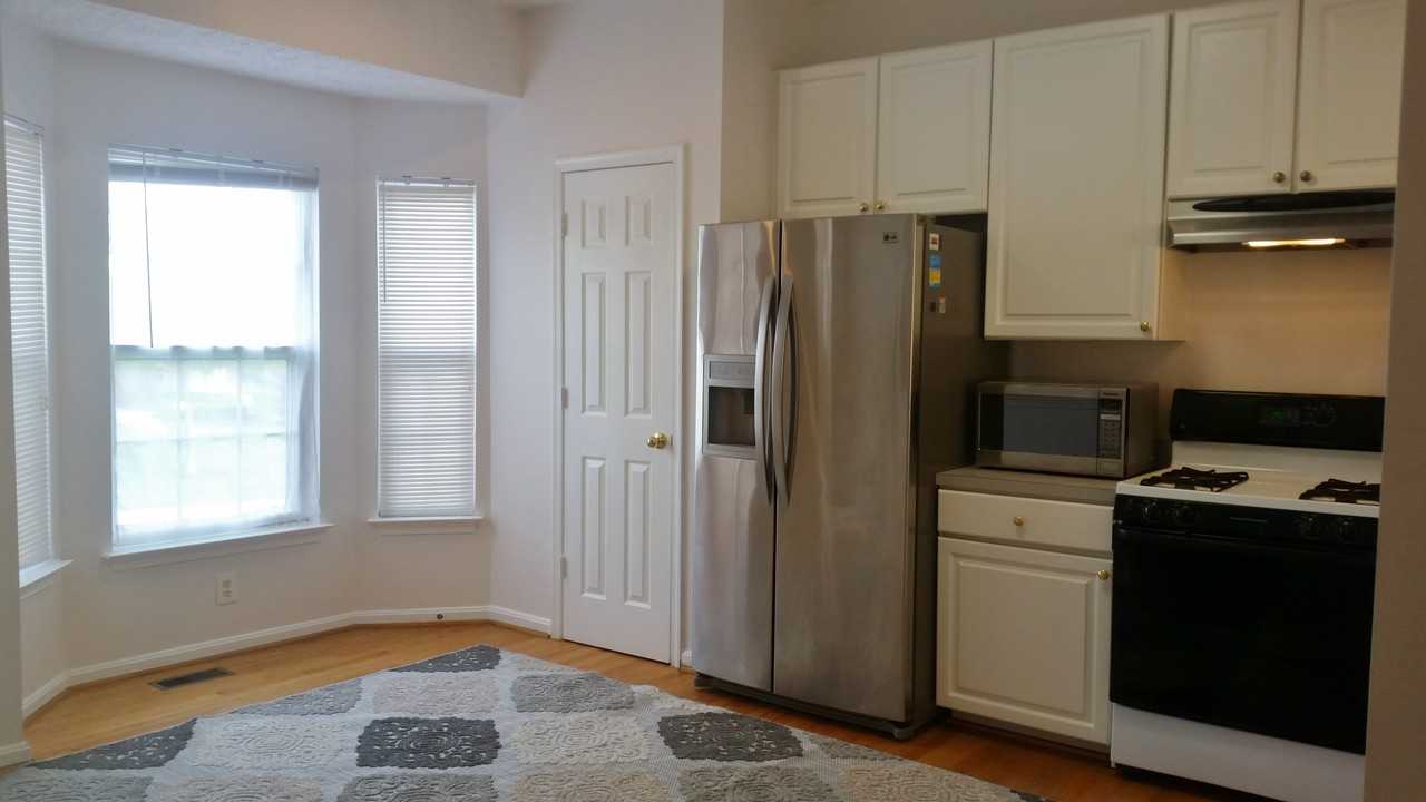 11942 White Heather Rd - Photo 3 of 18