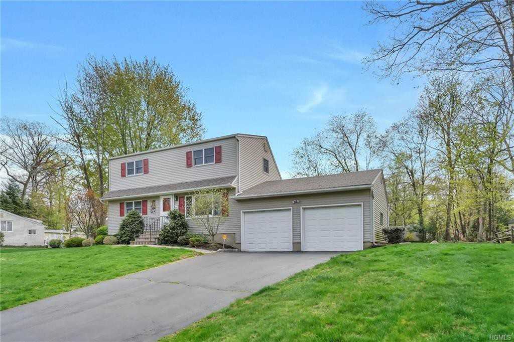 7 Oldfield Dr - Photo 2 of 27
