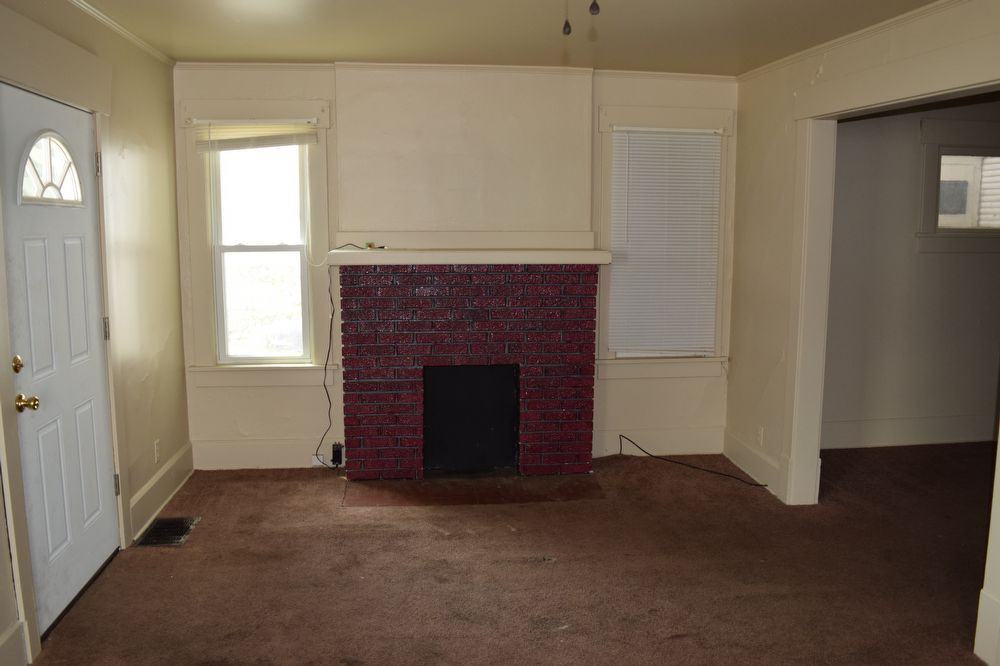 3059 Grove Pl SW - Photo 3 of 14