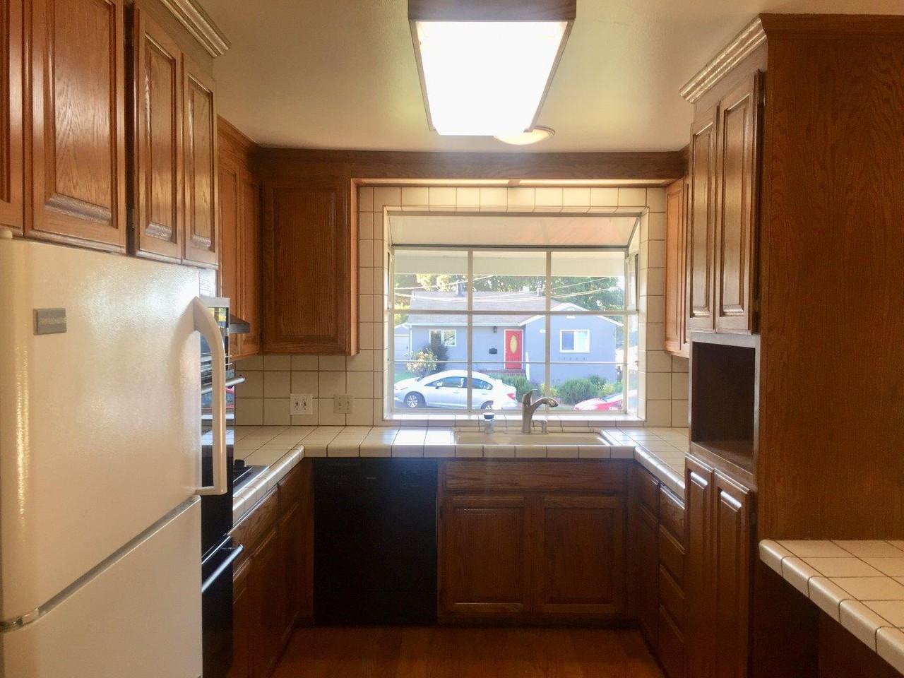 607 Capuchino Dr - Photo 2 of 14